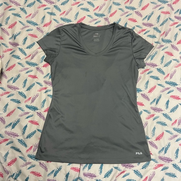 🌻Fila heat gear T-shirt - Picture 1 of 5